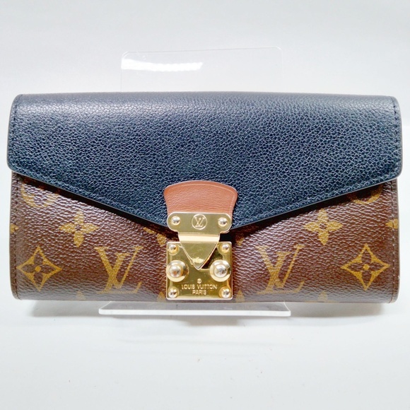 LOUIS VUITTON - Pallas Black Wallet R1.336 - Picture 1 of 8